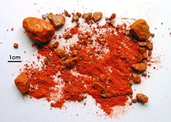 bột hùng hoàng có khả năng đuổi rắn